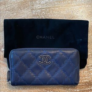 CHANEL Blue Quilted Zipper Wallet